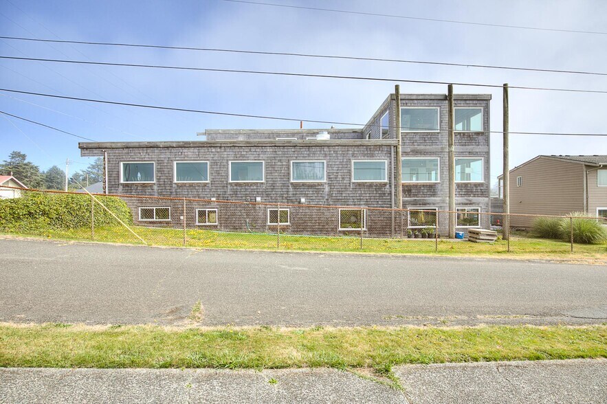 More Photos Of 61 Main St, Pacific Beach Restaurant For Sale