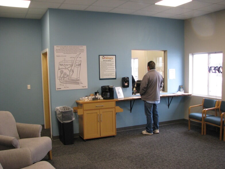 More Photos Of 3862 Norrie Dr, New Franken Showroom For Lease