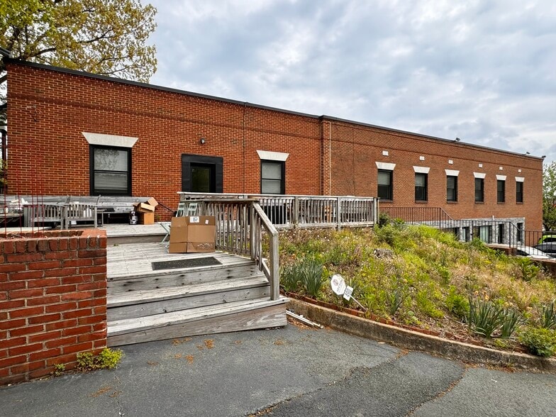 More Photos Of 490 Westfield Rd, Charlottesville Storefront Retail Office For Sale