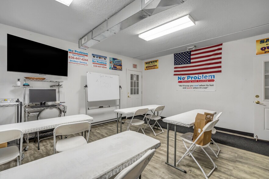 More Photos Of 1565 Kisker Rd, Saint Charles Office For Sale