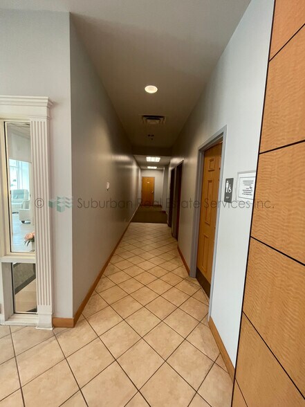More Photos Of 3540 Seven Bridges Dr, Woodridge Medical For Lease