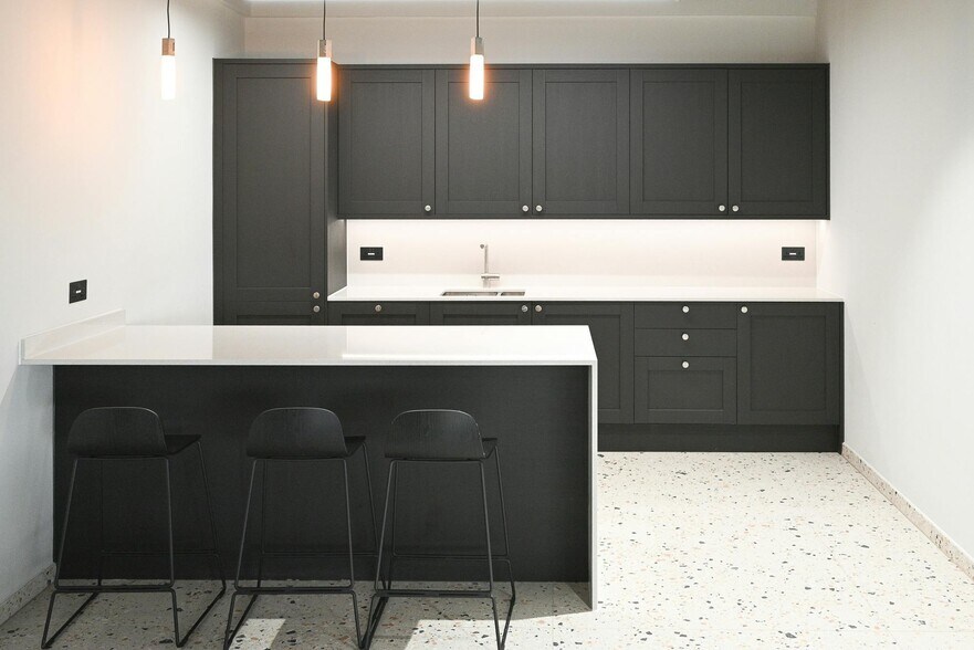 More Photos Of Elder Gate, Milton Keynes Office For Lease