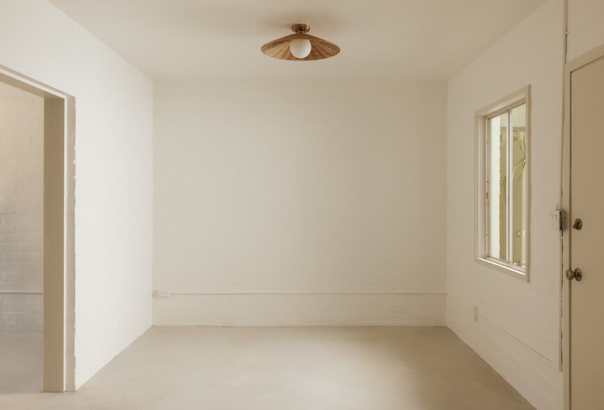 More Photos Of 2218 Pico Blvd, Santa Monica General Retail For Sale