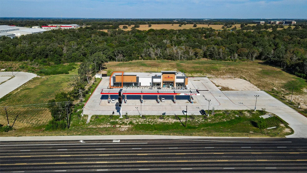 More Photos Of 5688 Raymond Stotzer Pkwy, College Station Freestanding For Lease
