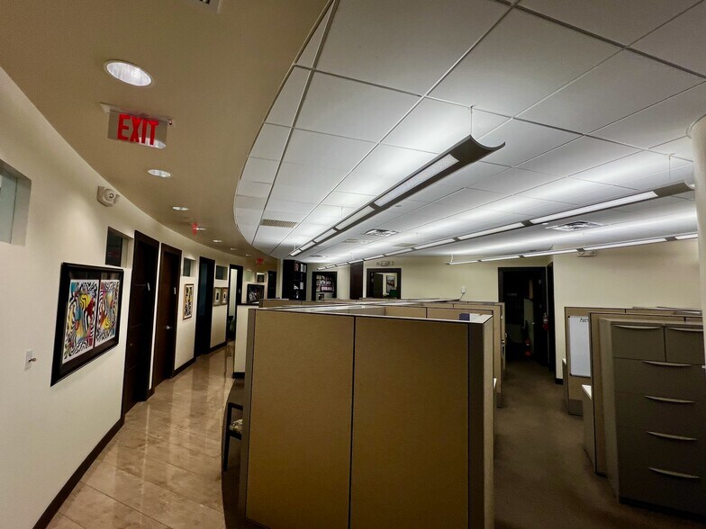 More Photos Of 20900 NE 30th Ave, Aventura Office Residential For Sale