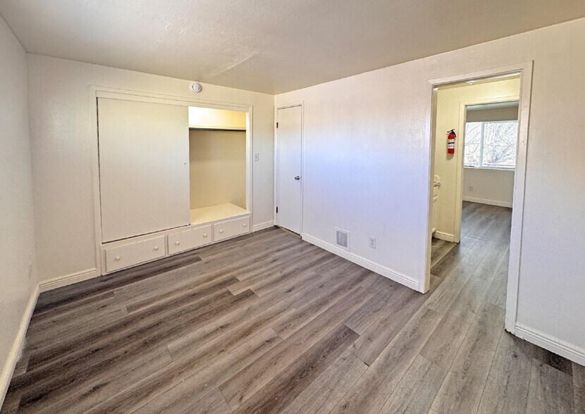 More Photos Of , Albuquerque Multifamily For Sale