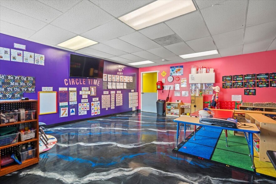 More Photos Of 1718 S Beltline Blvd, Columbia Daycare Center For Sale