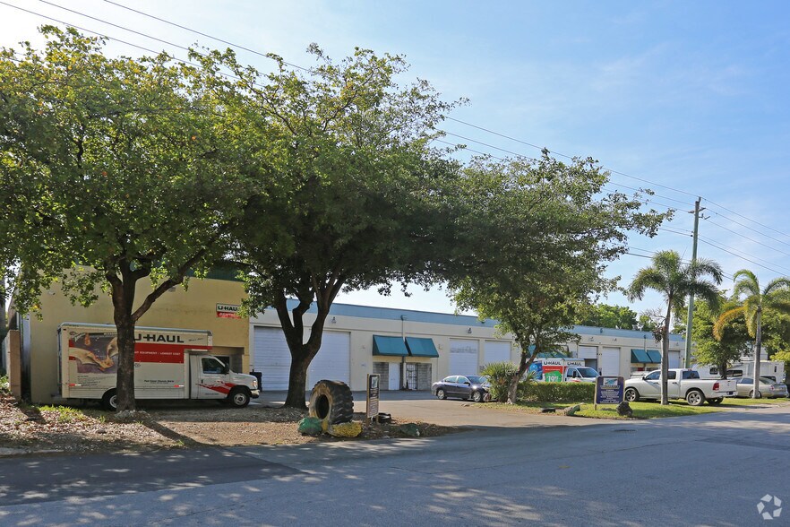 Primary Photo Of 6405-6447 NW 82nd Ave, Miami Warehouse For Lease