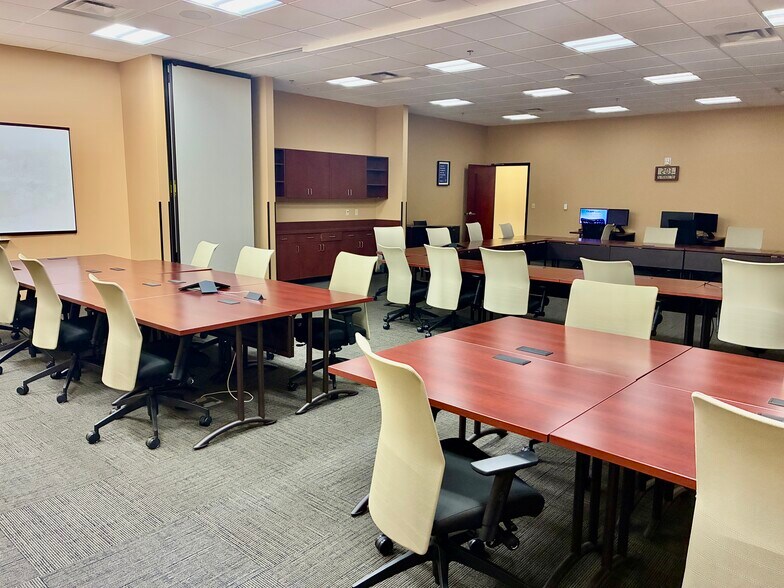 More Photos Of 3231 N Star Cir, Louisville Office For Lease