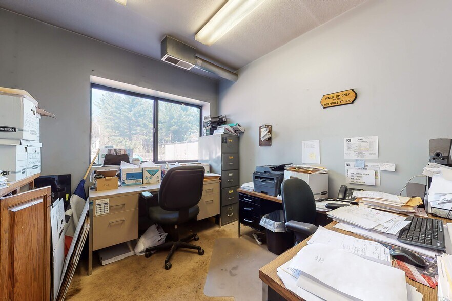 More Photos Of 1920 Wi-35, Somerset Auto Salvage Facility For Sale