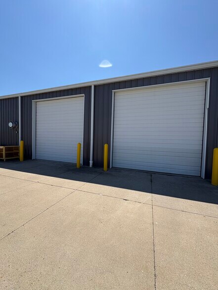 More Photos Of 66850 Executive Dr, Saint Clairsville Warehouse For Lease