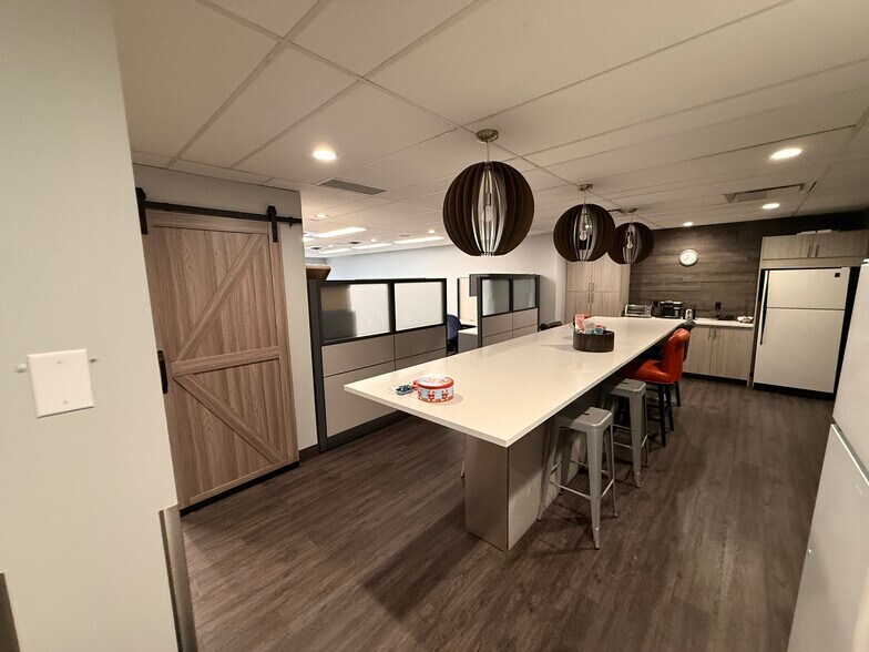 More Photos Of 17010 103rd Ave, Edmonton Office For Lease