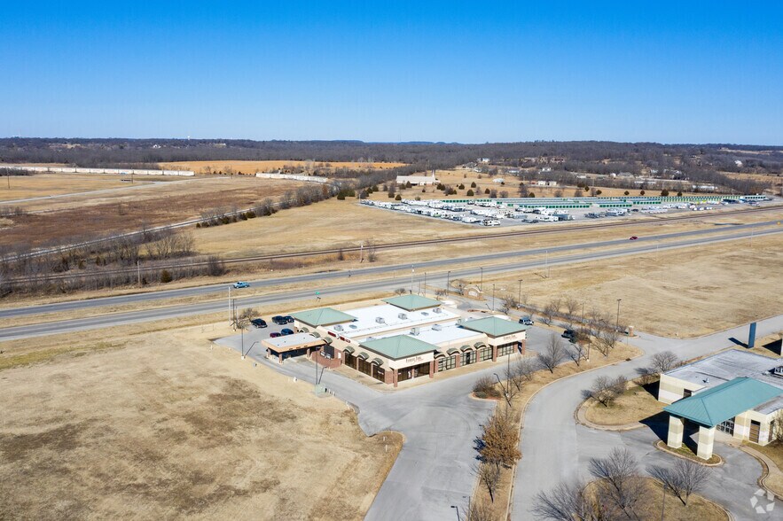 More Photos Of 3075 Medical Pky, Claremore Freestanding For Lease
