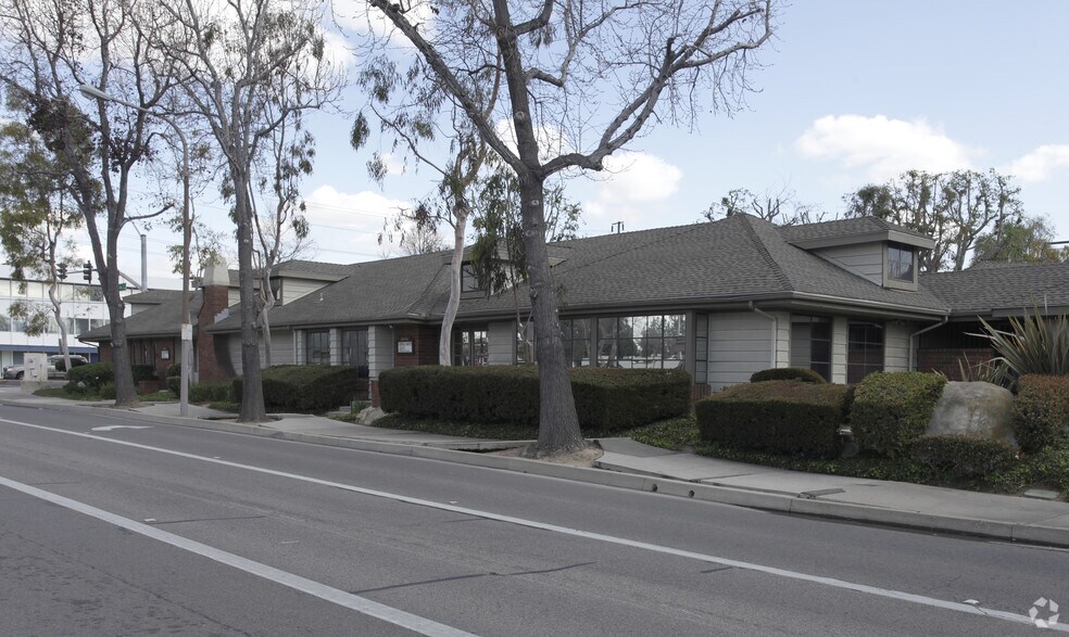 More Photos Of 1800 E 17th St, Santa Ana Office For Sale