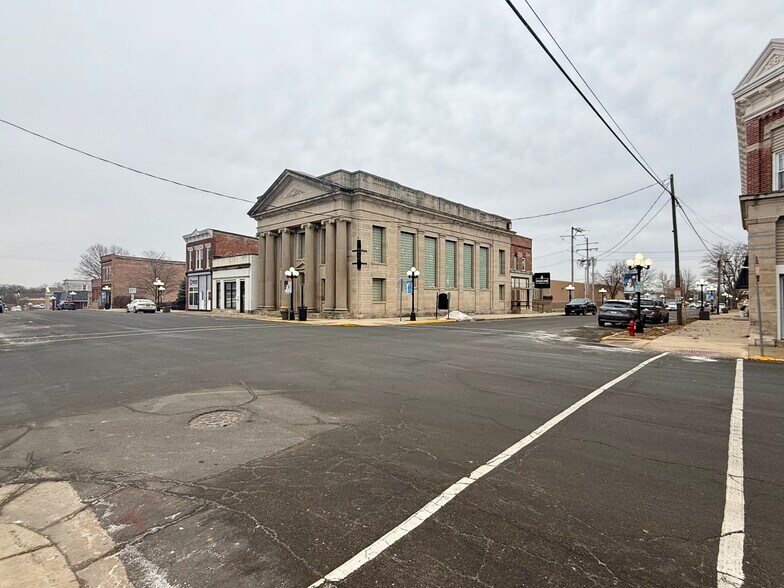 More Photos Of 122 E Center St, Le Roy Storefront Retail Residential For Lease