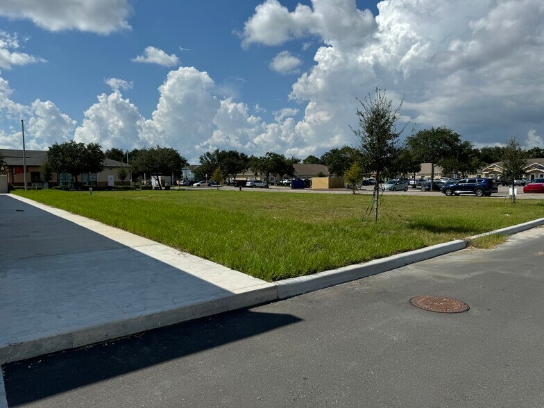 More Photos Of 6924 Old Big Bend Rd, Gibsonton Medical For Sale