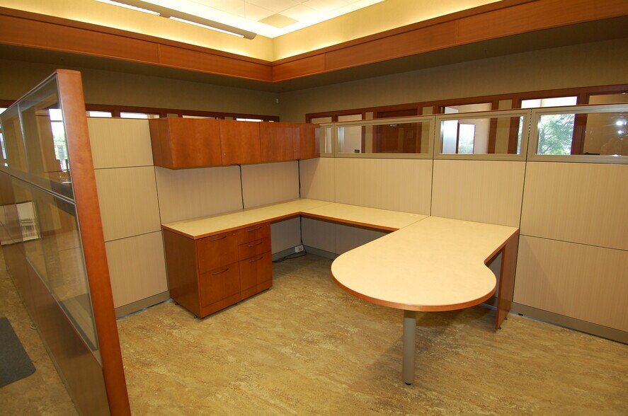 More Photos Of 640 Highway 1 W, Iowa City Office For Sale