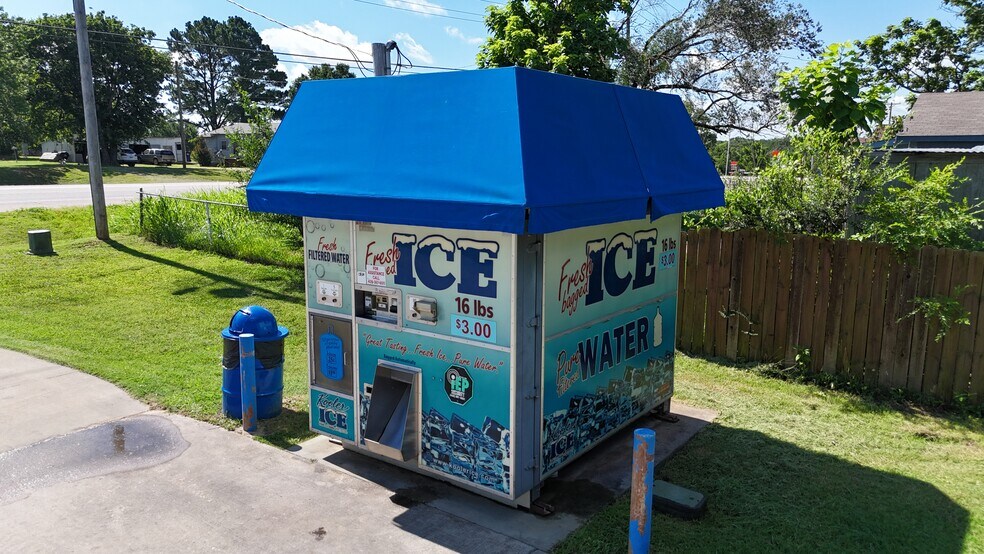 More Photos Of 2507 N Harvey Rd, Seminole Carwash For Sale