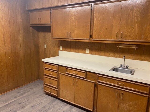 More Photos Of 117 E Tyler St, Athens Storefront Retail Office For Lease