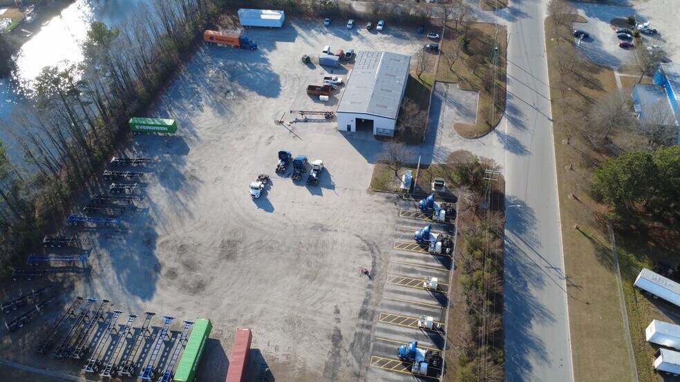More Photos Of 3317 Business Center Dr, Chesapeake Service For Lease