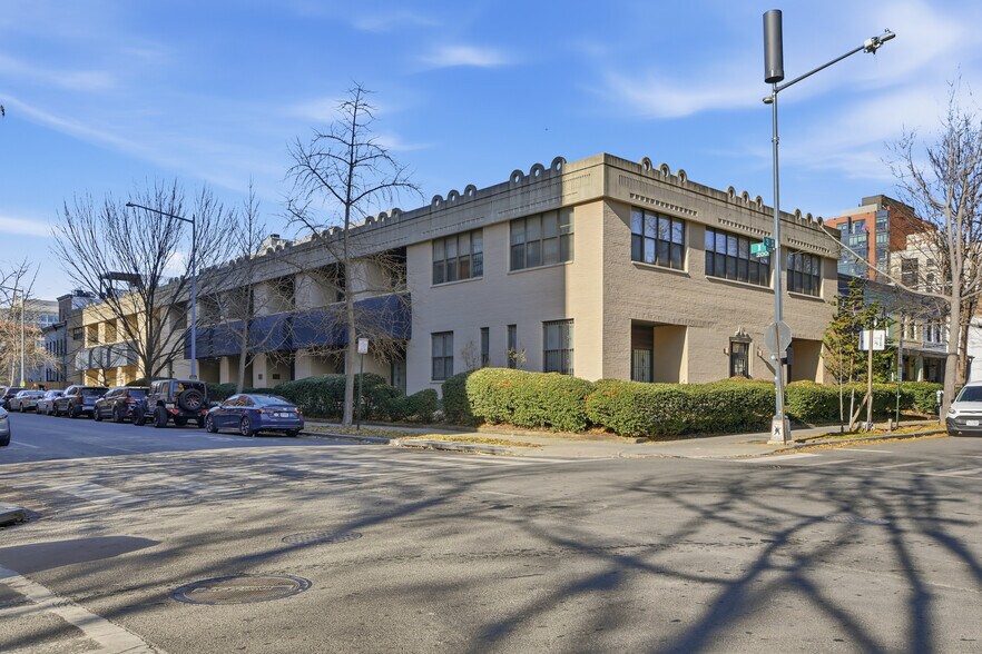 More Photos Of 220 I St NE, Washington Loft Creative Space For Lease