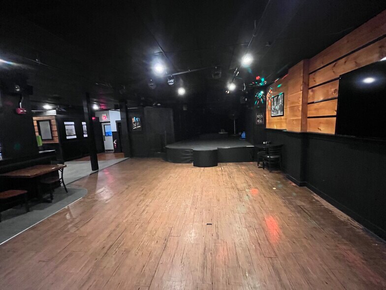 More Photos Of 27-45 Lafayette Sq, Haverhill Office For Lease