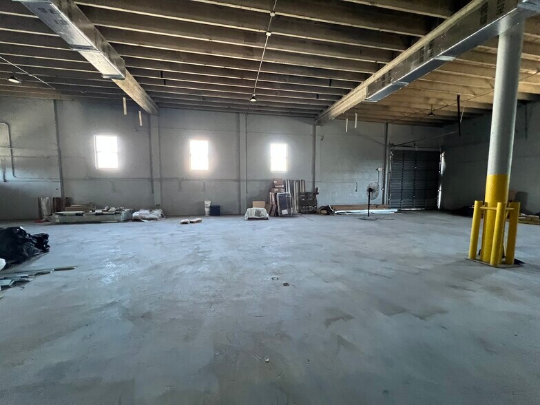 More Photos Of 1031 NW 21st St, Miami Warehouse For Sale