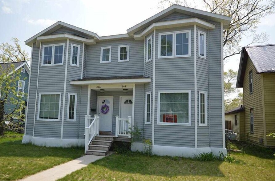 Primary Photo Of 829 E Eighth St, Traverse City Apartments For Sale