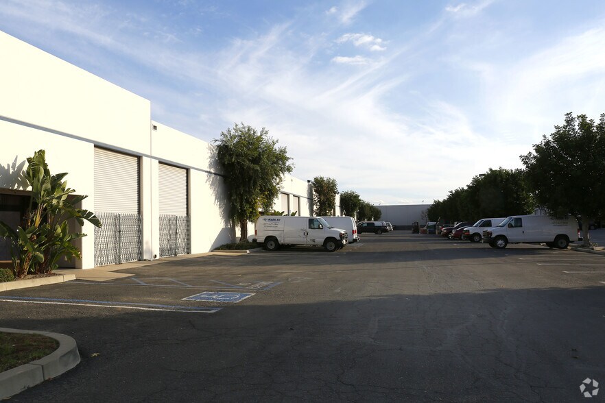 More Photos Of 1486-1496 E Francis St, Ontario Warehouse For Lease