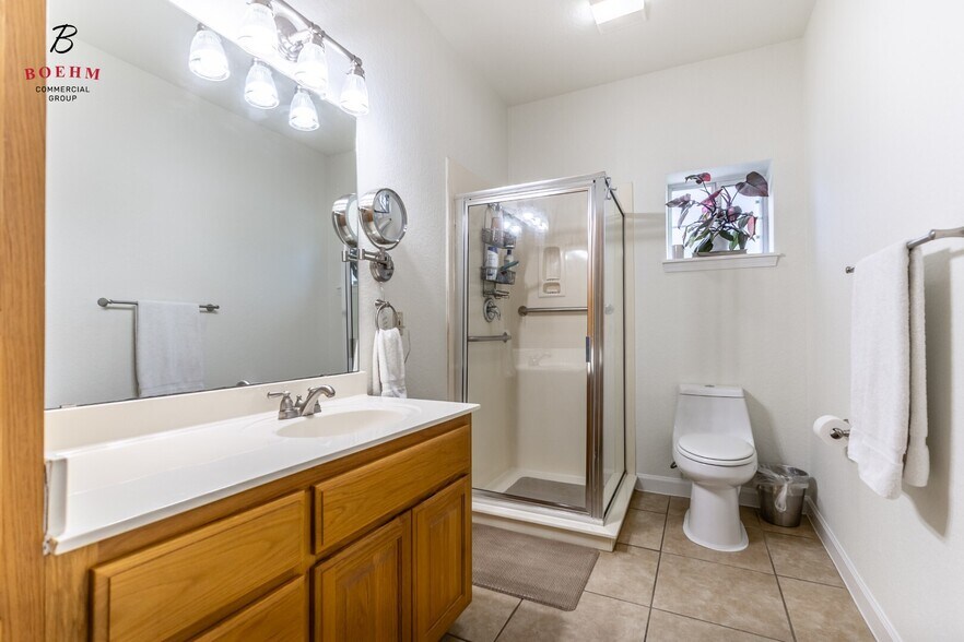 More Photos Of 50500 Interstate 10 W, Comfort Office For Sale