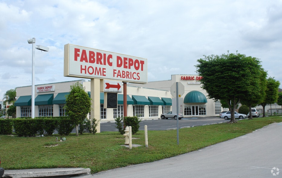 More Photos Of 10175 S Dixie Hwy, Miami Storefront For Sale