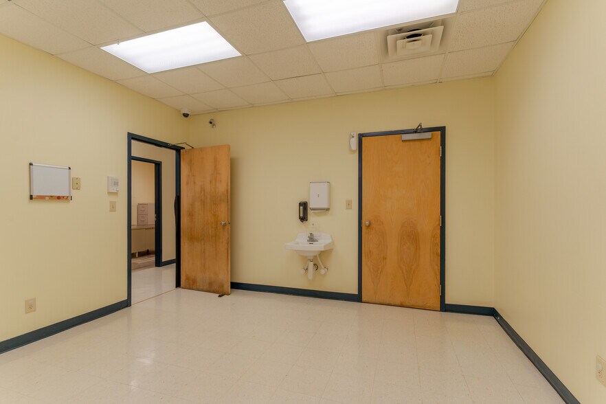 More Photos Of 1651 S Green St, Henderson Daycare Center For Sale