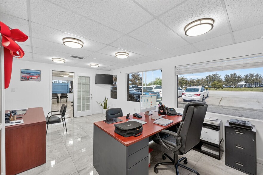 More Photos Of 663 N US Highway 17 92, Longwood Auto Dealership For Lease