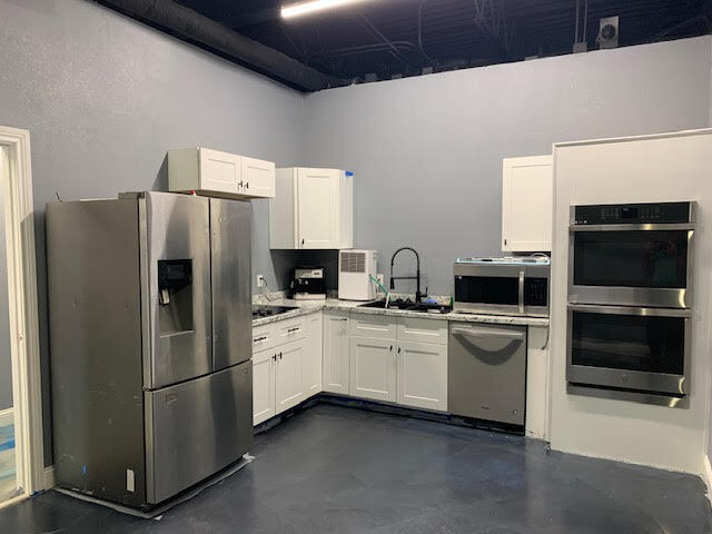 More Photos Of 344-346 344-346 W Cotton st, Longview Flex For Lease