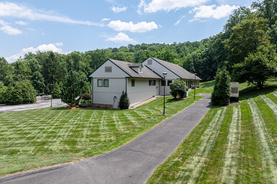 More Photos Of 220 Megawatt Ln, Greensburg Office For Sale