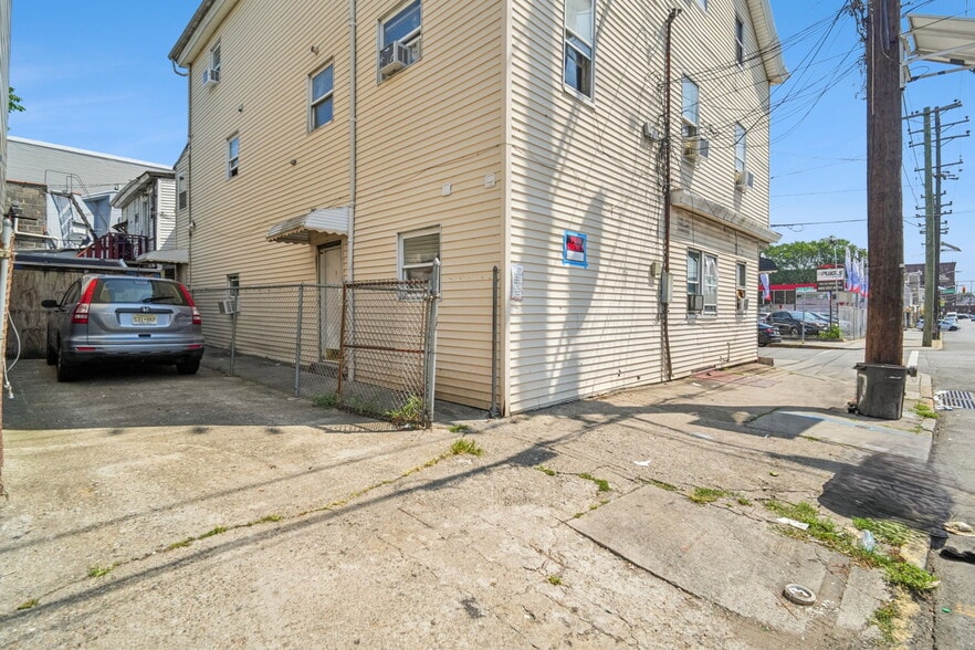 More Photos Of 196-198 Beech St, Paterson Apartments For Sale