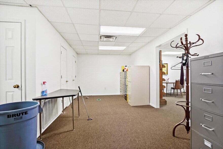 More Photos Of 9040 S Highway 51, Broken Arrow Office For Lease