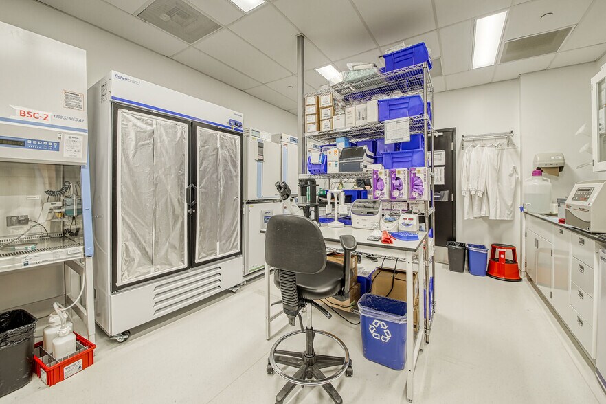 More Photos Of 7171 Rue Frederick-Banting, Saint-Laurent Medical For Lease