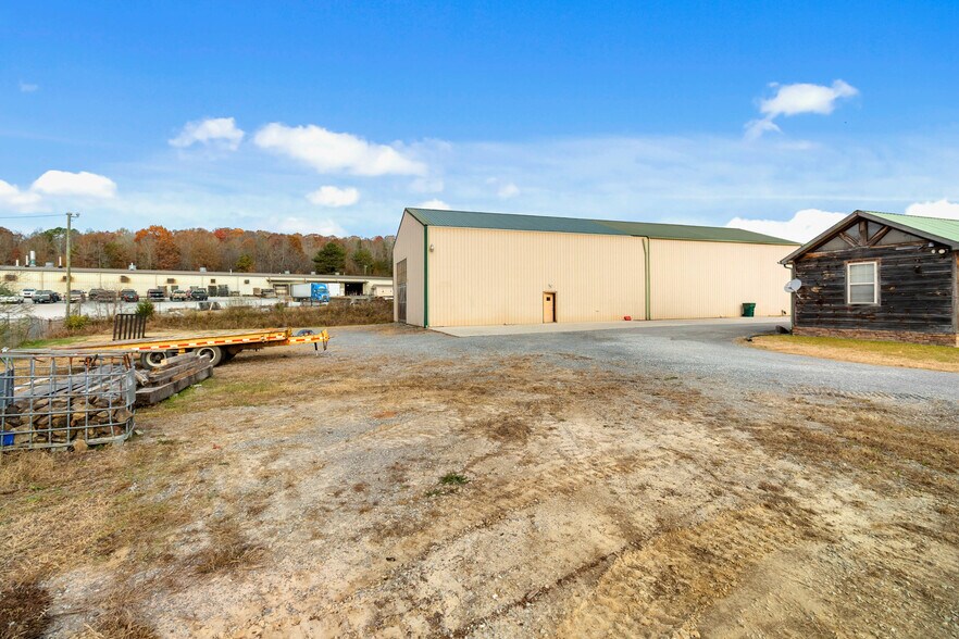 More Photos Of 372 Jones St, Decatur Industrial For Lease