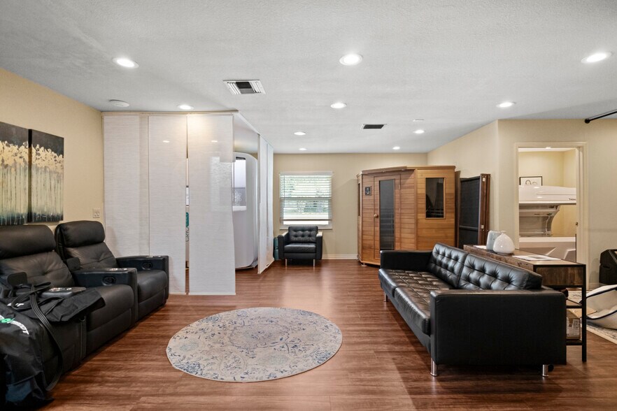 More Photos Of 1700 Dr. Martin Luther King, Jr. St N, Saint Petersburg Medical For Sale