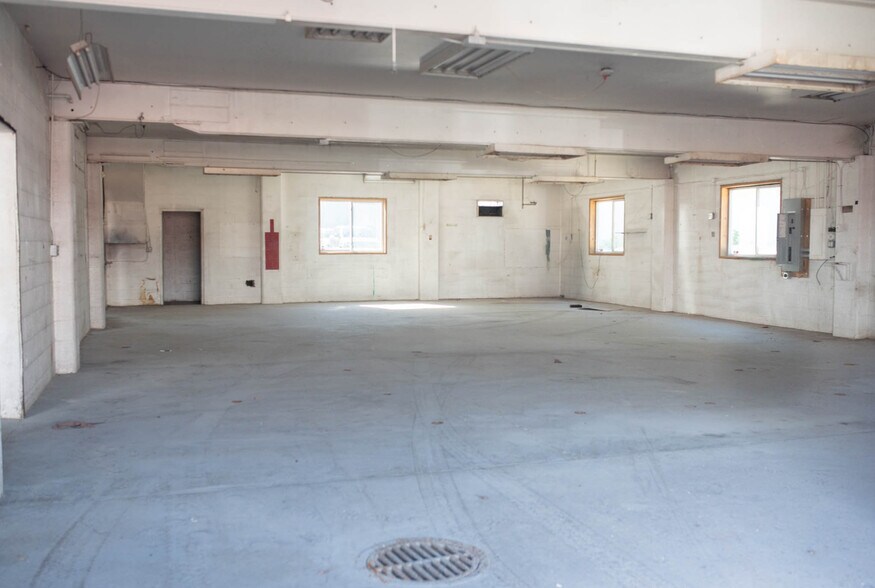 More Photos Of 1102 Island St, La Crosse Industrial For Sale