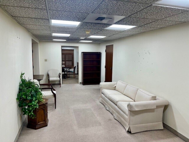 More Photos Of 1707 Eye St, Bakersfield Office For Lease