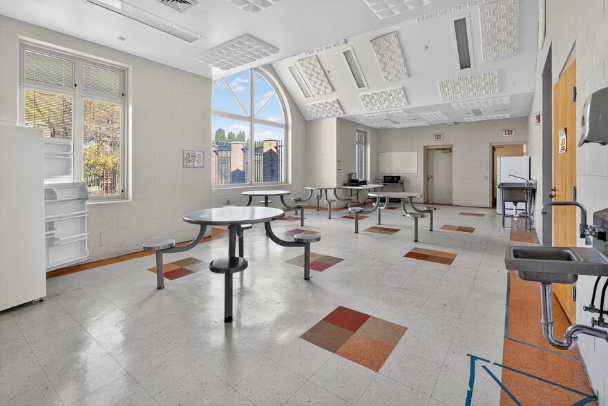 More Photos Of 1918 Mechanicsburg Rd, Springfield Rehabilitation Center For Sale