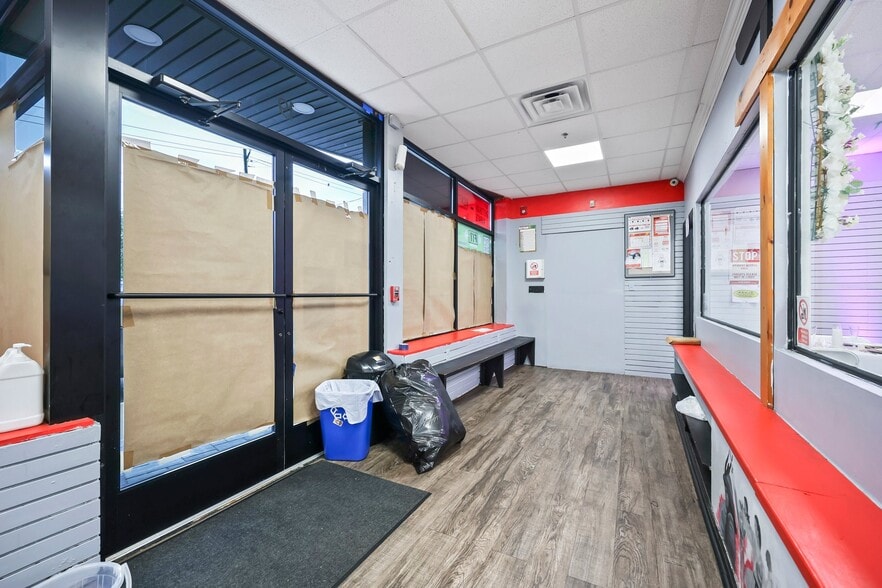 More Photos Of 19 Franklin St, Bloomfield Storefront Retail Office For Sale