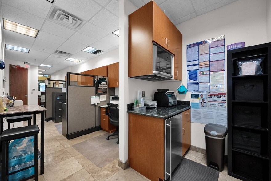 More Photos Of 8404 E Shea Blvd, Scottsdale Medical For Lease