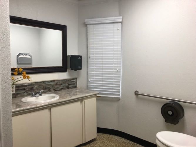 More Photos Of 518 N Court St, Visalia Medical For Lease
