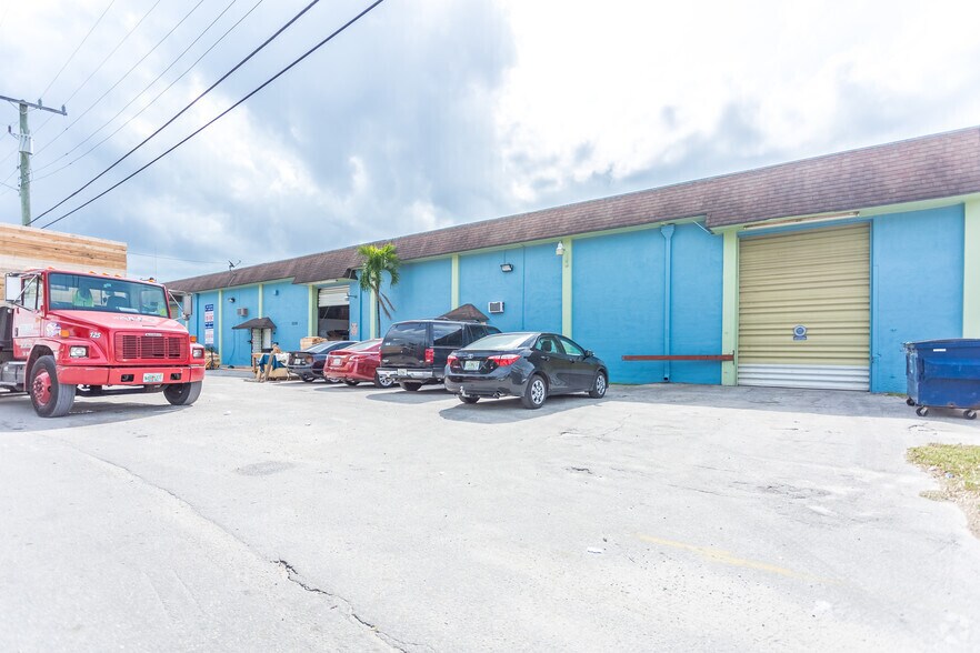More Photos Of 3800-3300 NW 37th Ave, Miami Warehouse For Lease