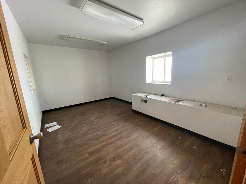 More Photos Of 3532 Hwy 58, Fairview Warehouse For Sale