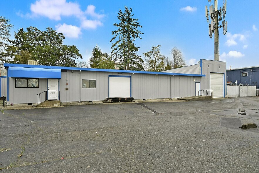More Photos Of 9826 14th Ave SW, Seattle Warehouse For Lease