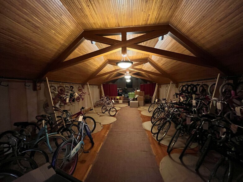 More Photos Of 308 Main St, Johnson City Specialty For Sale